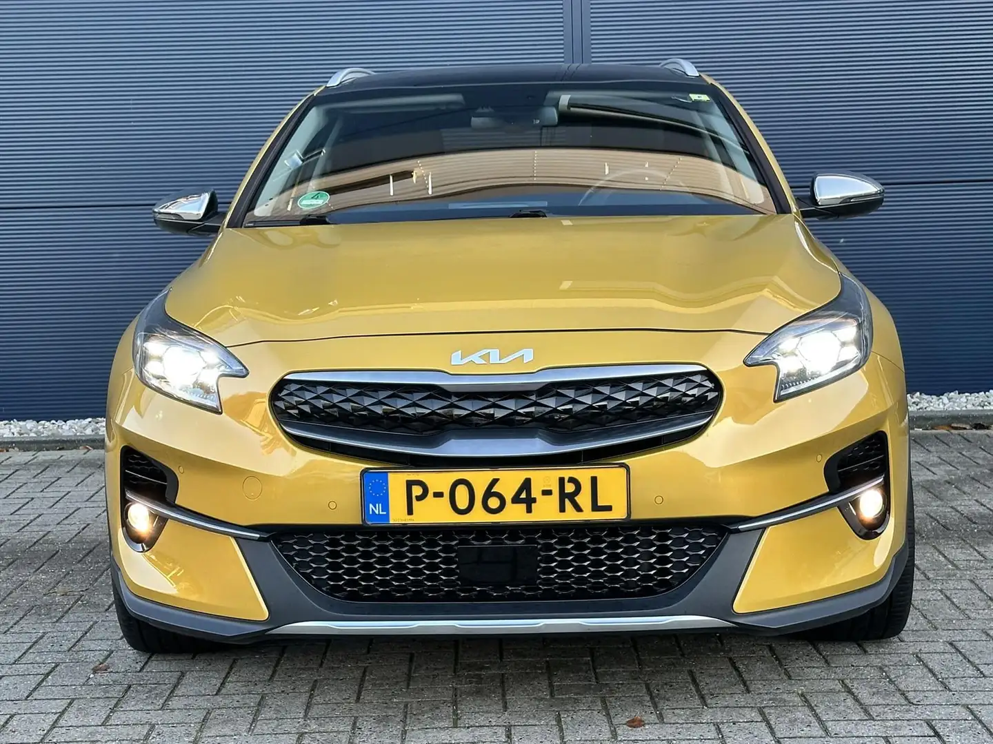 Kia XCeed 1.6 GDi PHEV 141pk DCT6 ExecutiveLine | Set Winter Geel - 2