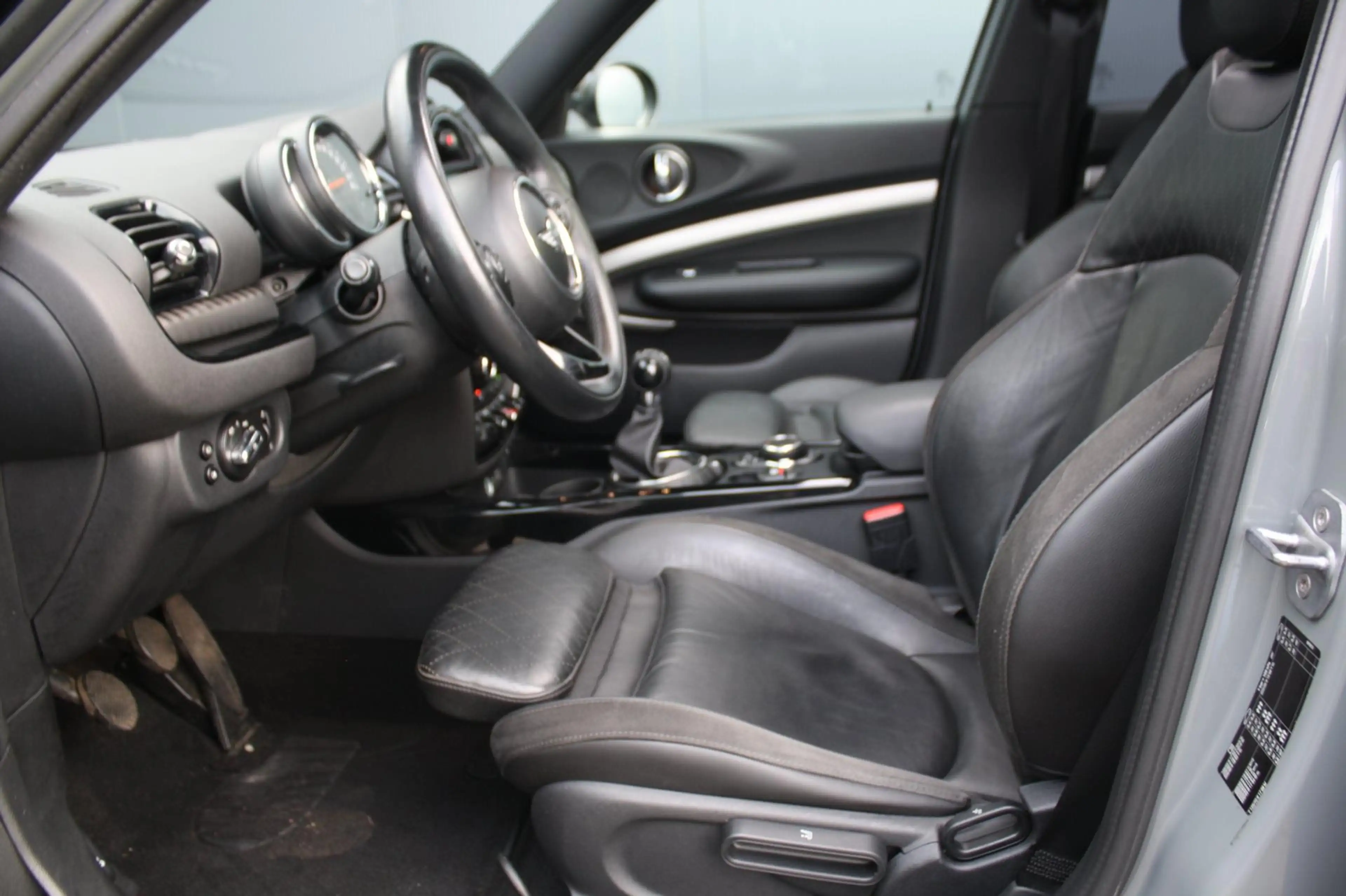 MINI Cooper D Clubman 2.0 Chili EURO 6 LEDER - PANORAMADAK - TREKHAAK — photo 4
