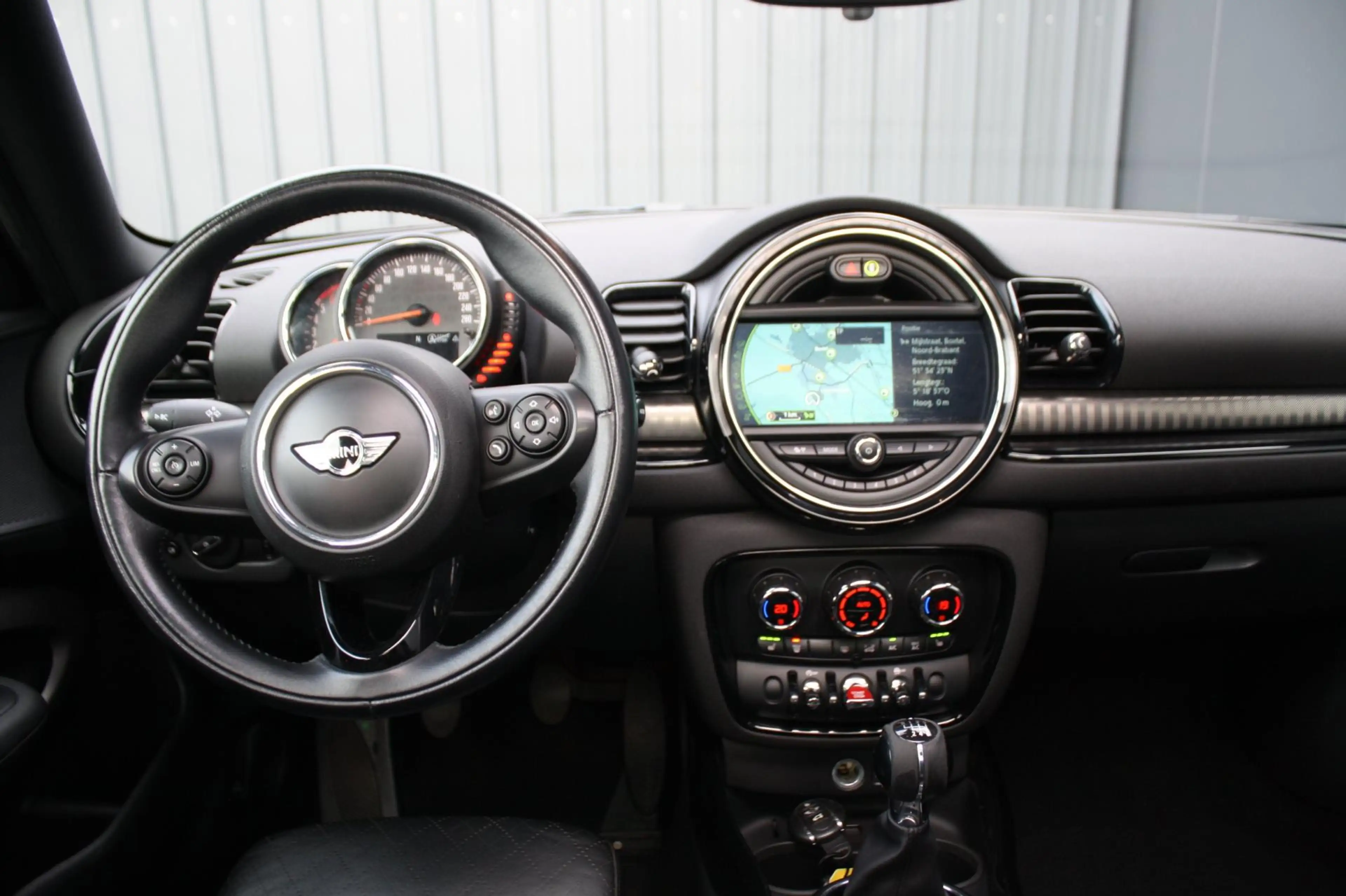 MINI Cooper D Clubman 2.0 Chili EURO 6 LEDER - PANORAMADAK - TREKHAAK — photo 3