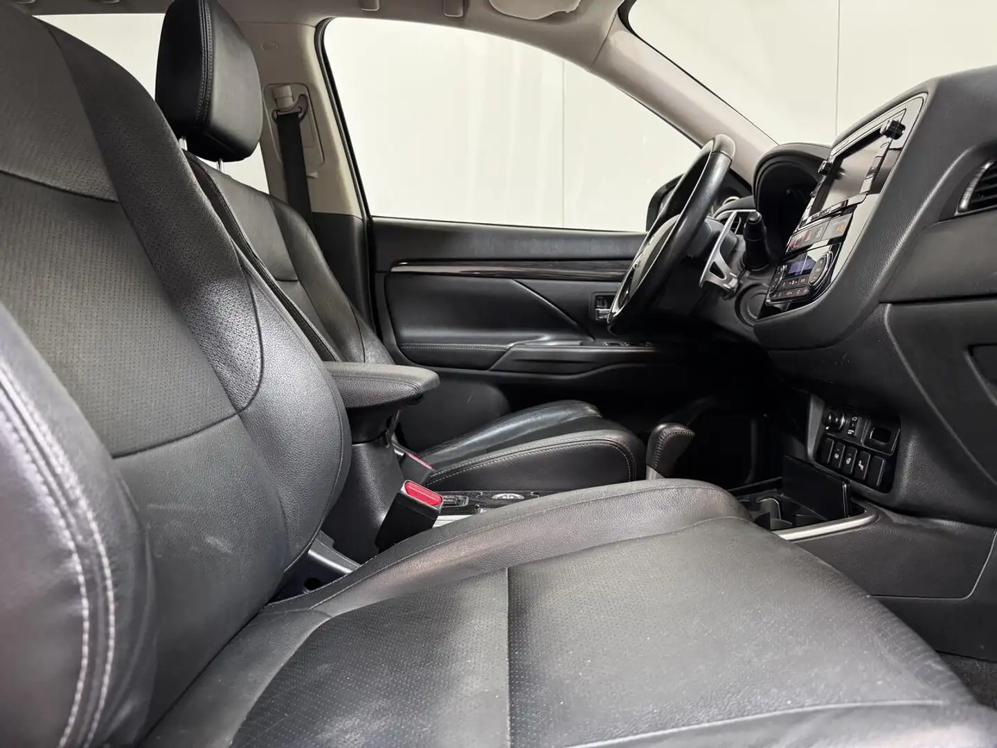 Mitsubishi Outlander 2.3 Diesel Autom. - GPS -  7 PL - Airco - Goede... Noir - 2