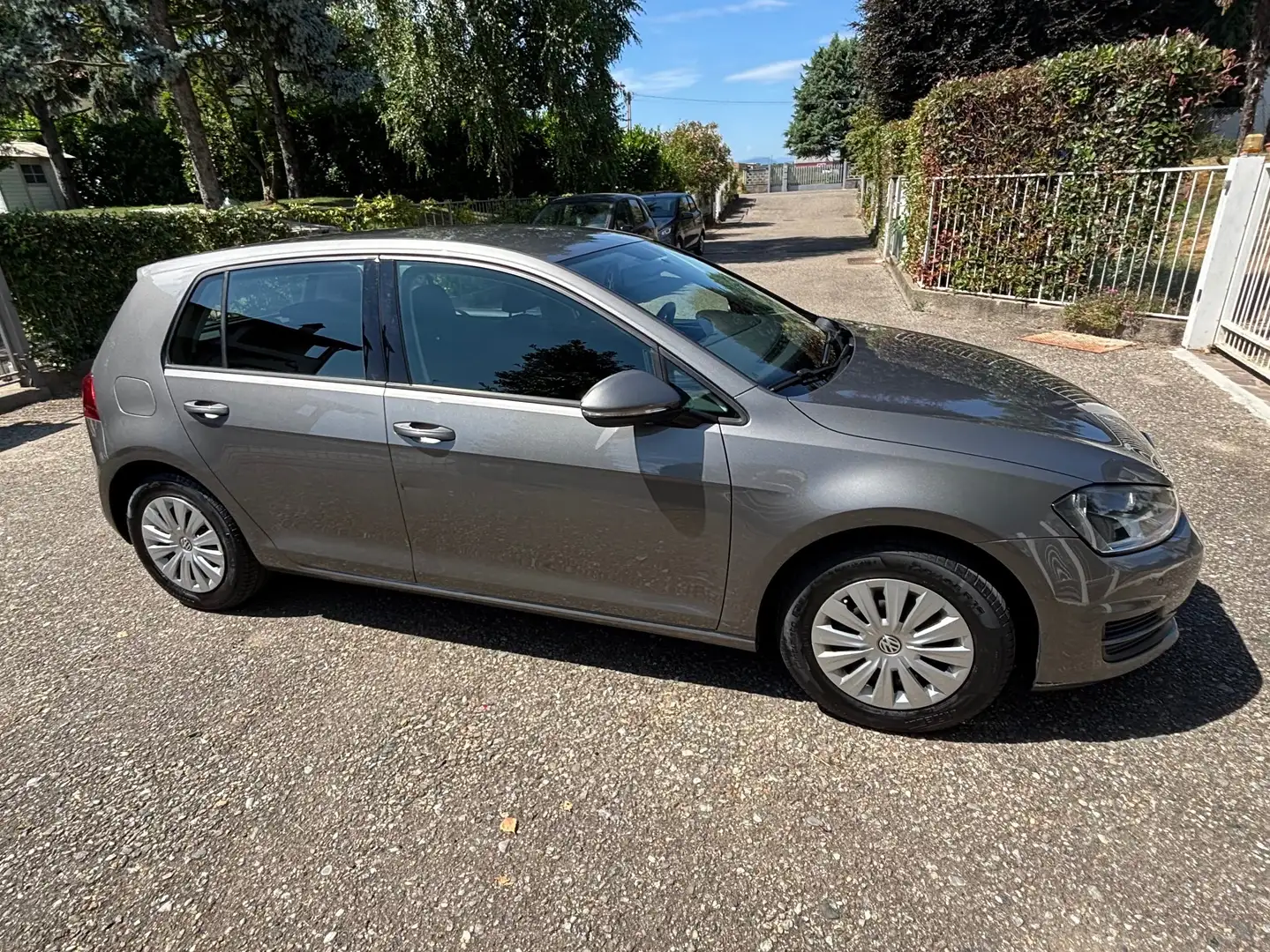 Volkswagen Golf Golf VII 2015 5p 1.2 tsi Trendline 85cv E6 Grigio - 1