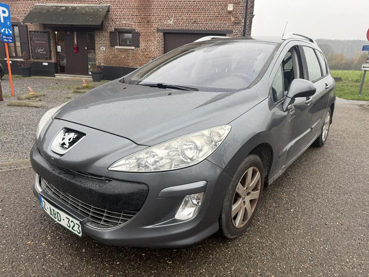 Peugeot 308 308 SW 1.6 e-HDi Pano Airco Gps 7 PLACES 1er Prop Grau - 1