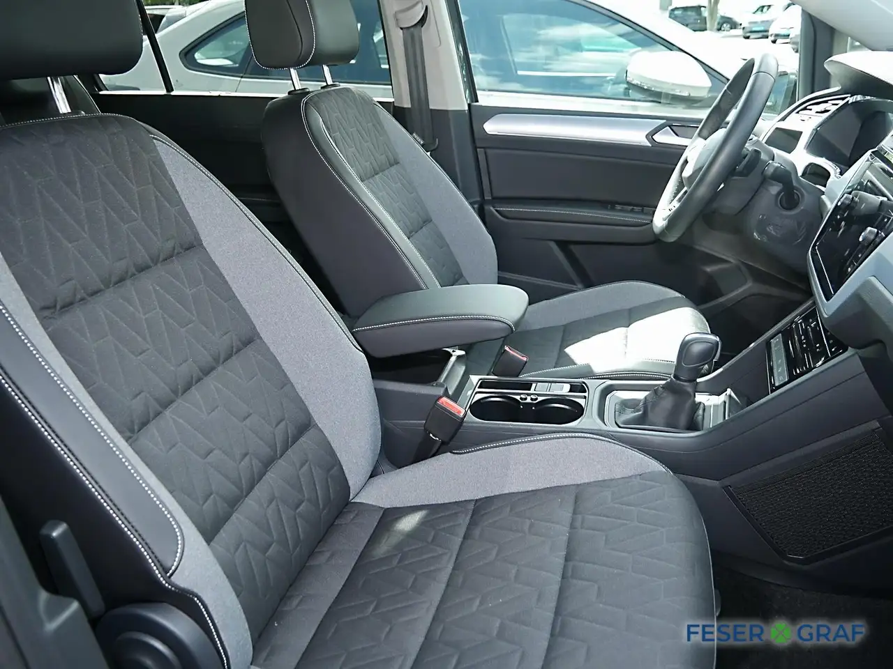 Volkswagen Touran 2.0 TDI R-Line DSG 7Si AHK LED Navi 18", миниатюра 7