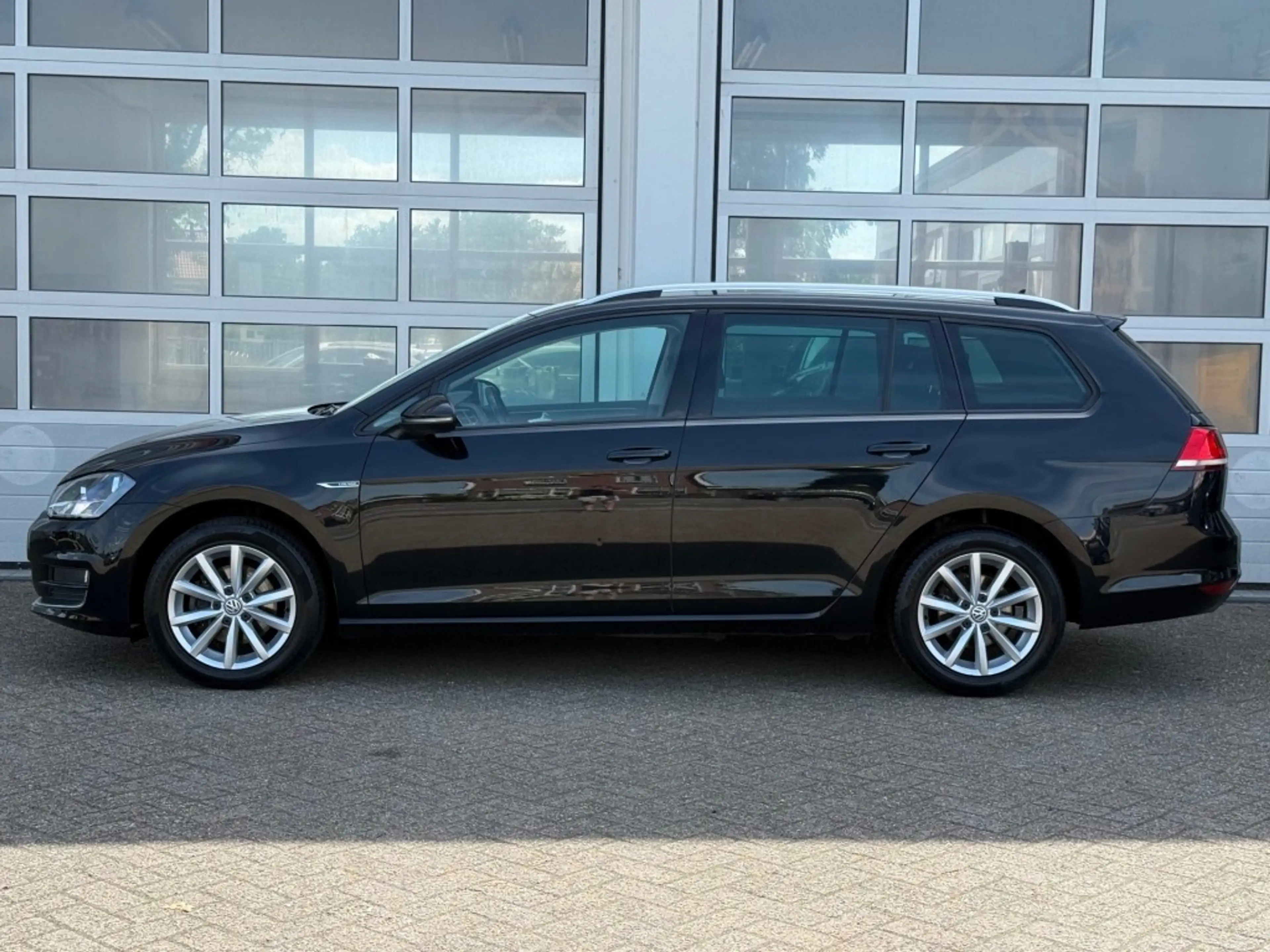 Volkswagen Golf Variant 1.2 TSI 110PK Lounge Aut. Navi Pdc Stoelverw Trekh — photo 3