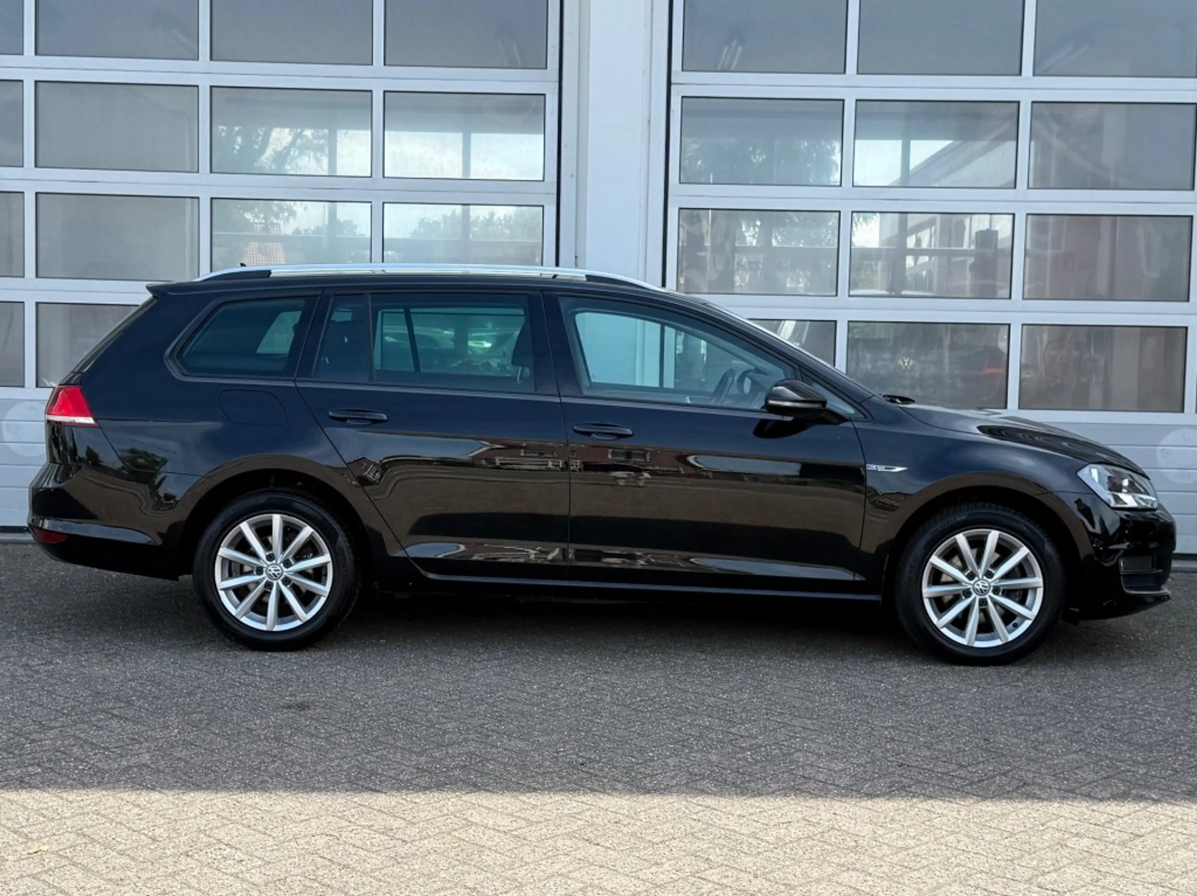 Volkswagen Golf Variant 1.2 TSI 110PK Lounge Aut. Navi Pdc Stoelverw Trekh — photo 6