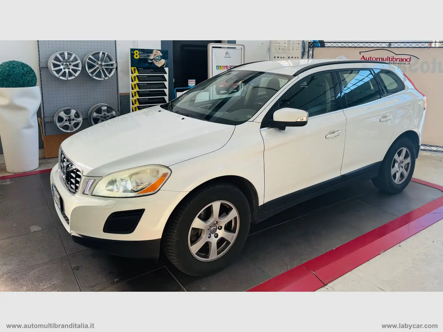 Volvo XC60 D3 AWD Geartronic Summum Bianco - 1