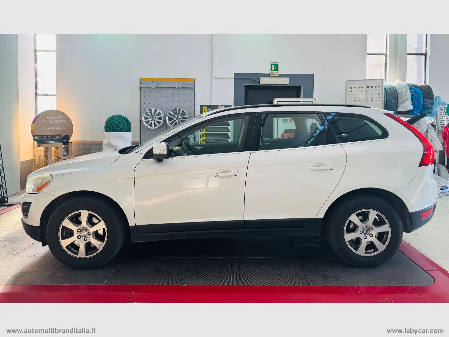 Volvo XC60 D3 AWD Geartronic Summum Bianco - 2