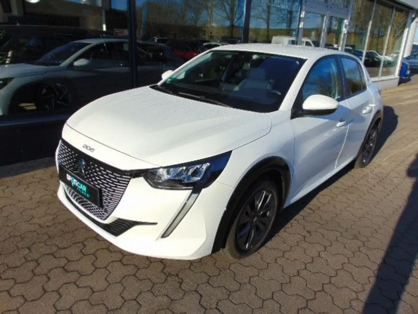 Peugeot 208 e- Active Pack Weiß - 1