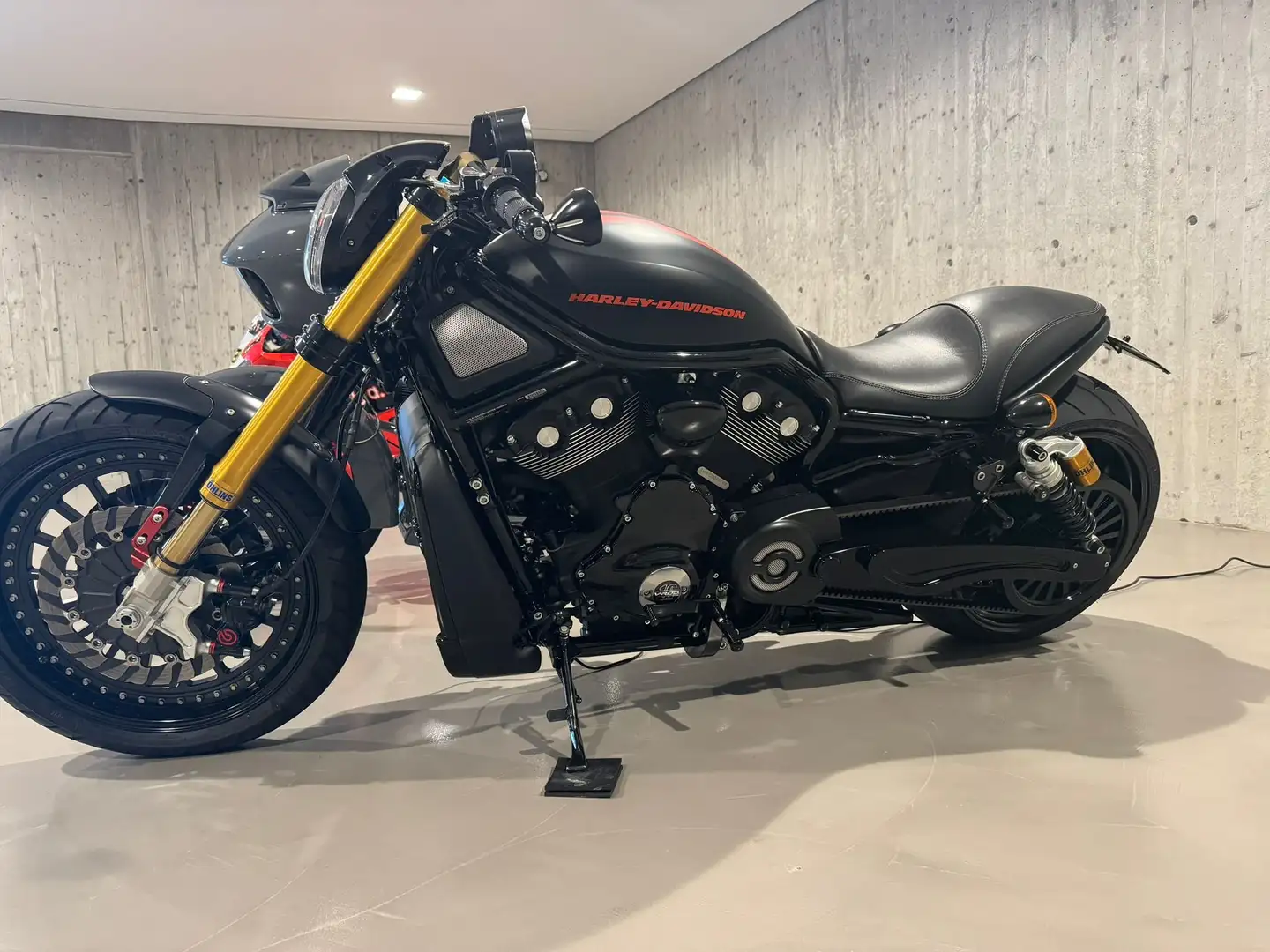 Harley-Davidson V-Rod 10 years Noir - 2