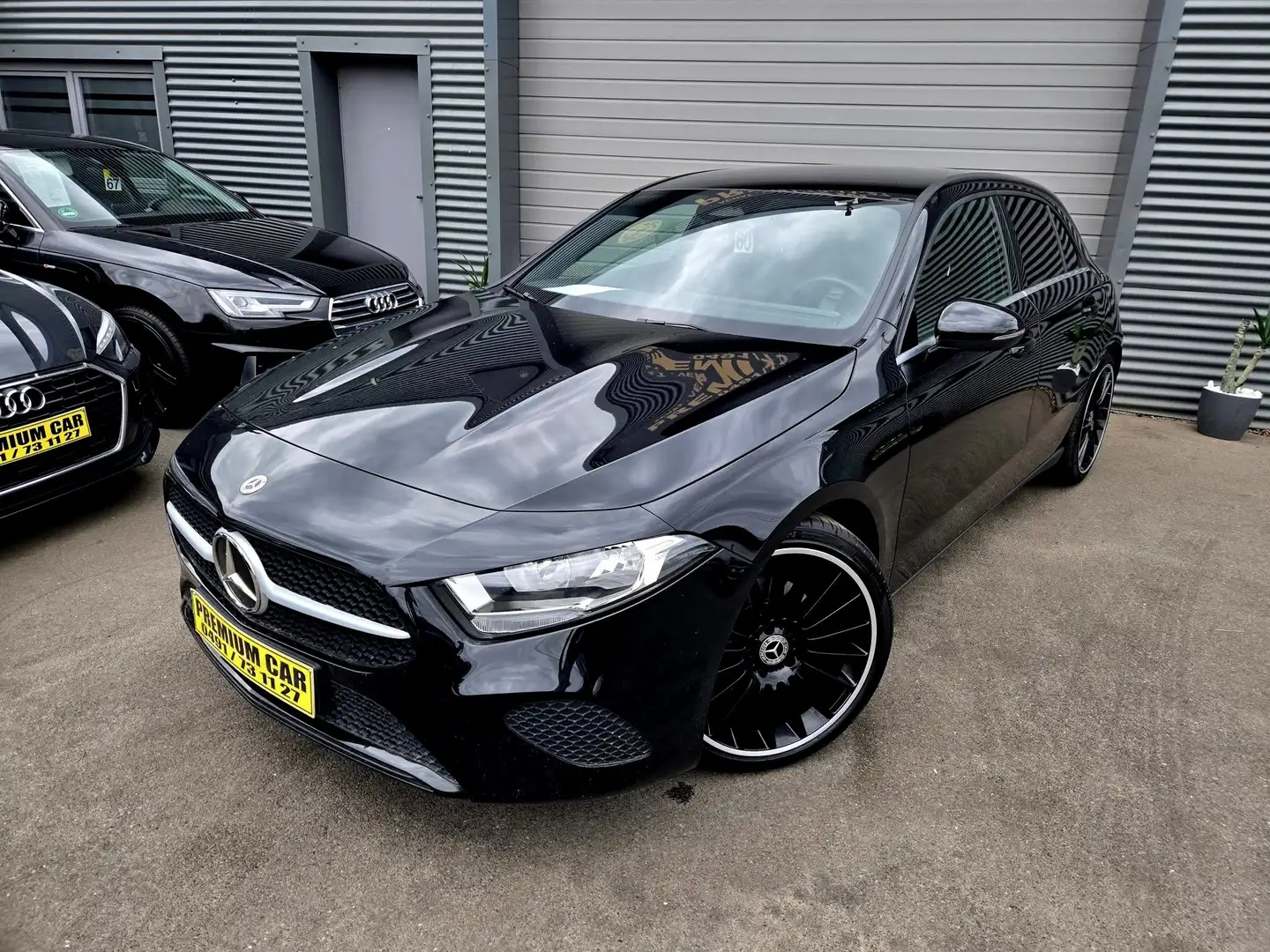 Mercedes-Benz A 180 Essential Line PACK SPORT NEW MODELE Czarny - 2