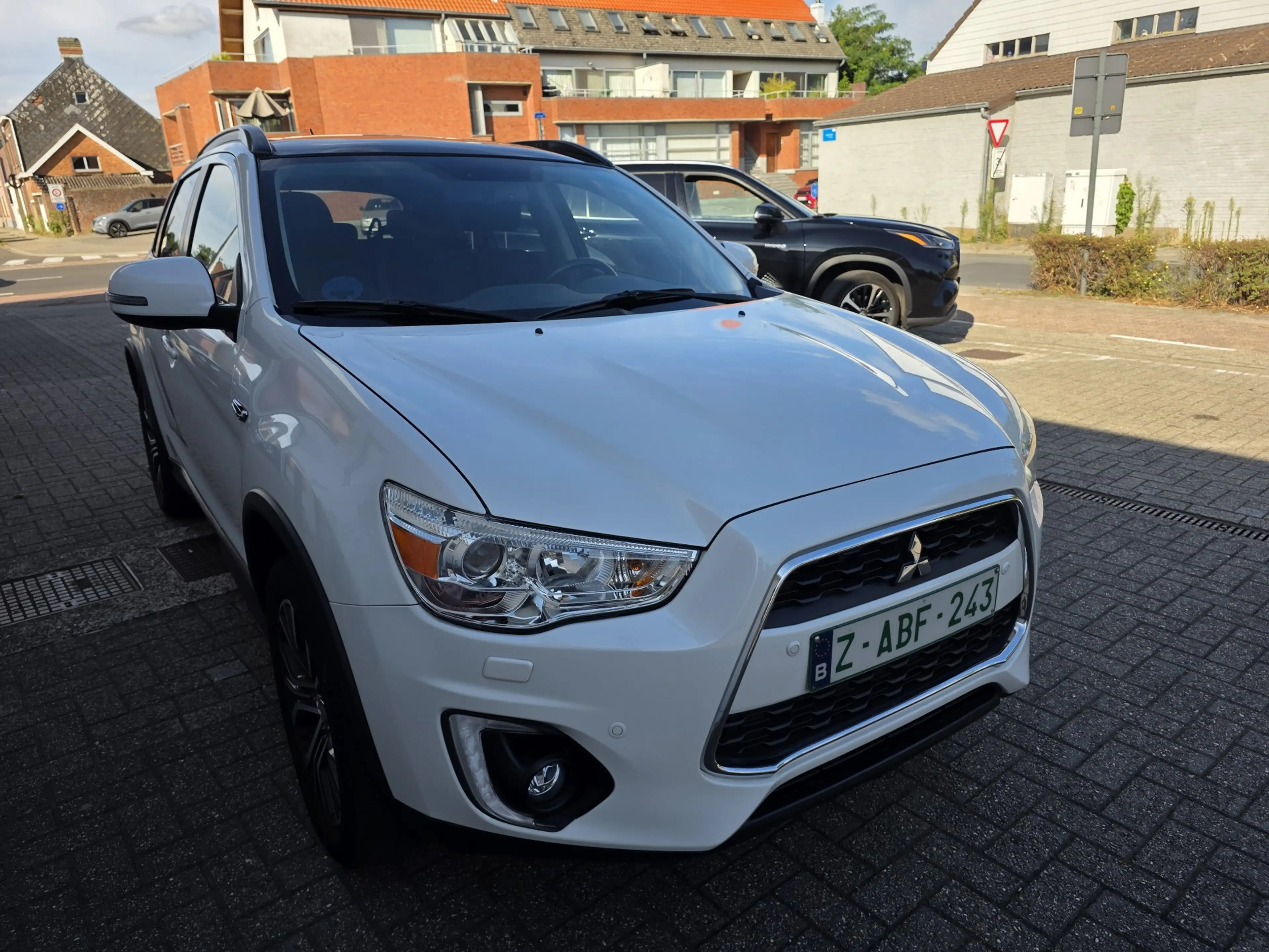 Mitsubishi ASX ASX 1.6i 2WD Invite (EURO6) — photo 3