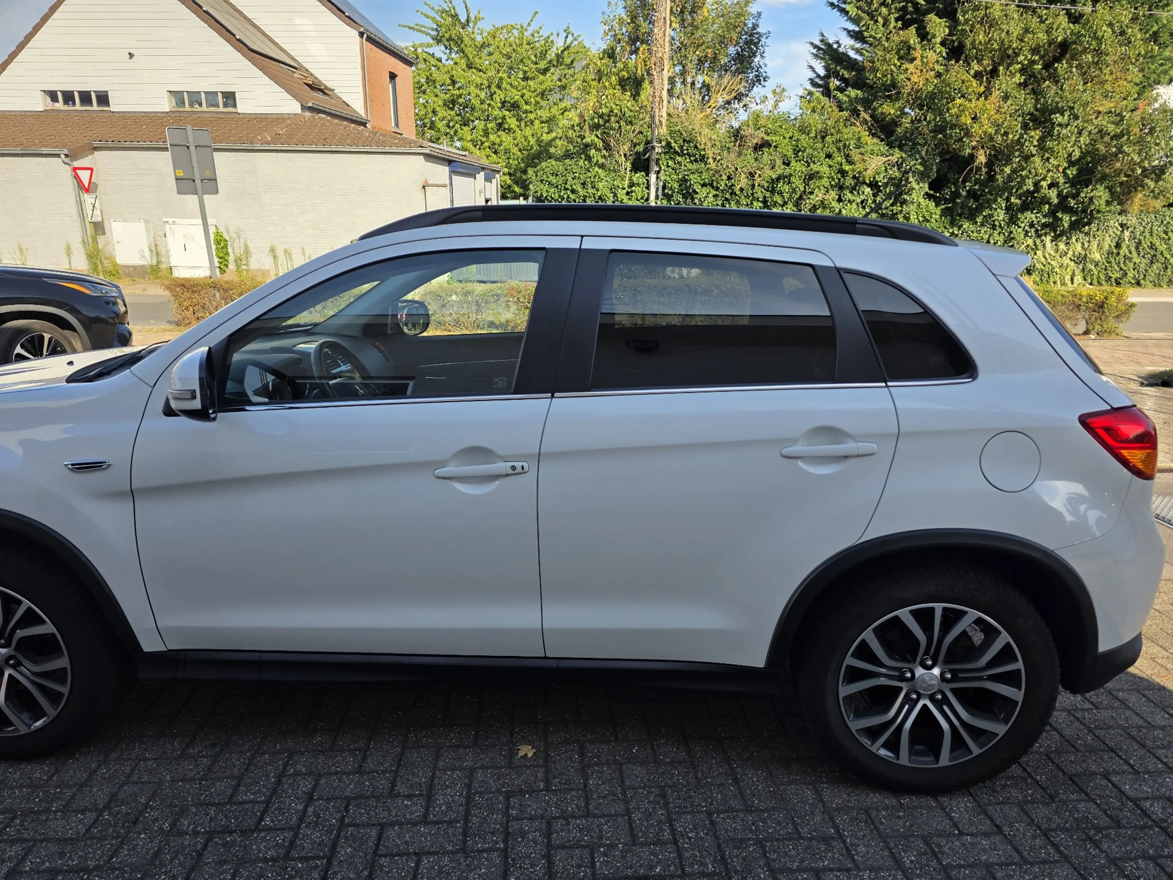 Mitsubishi ASX ASX 1.6i 2WD Invite (EURO6) — photo 4