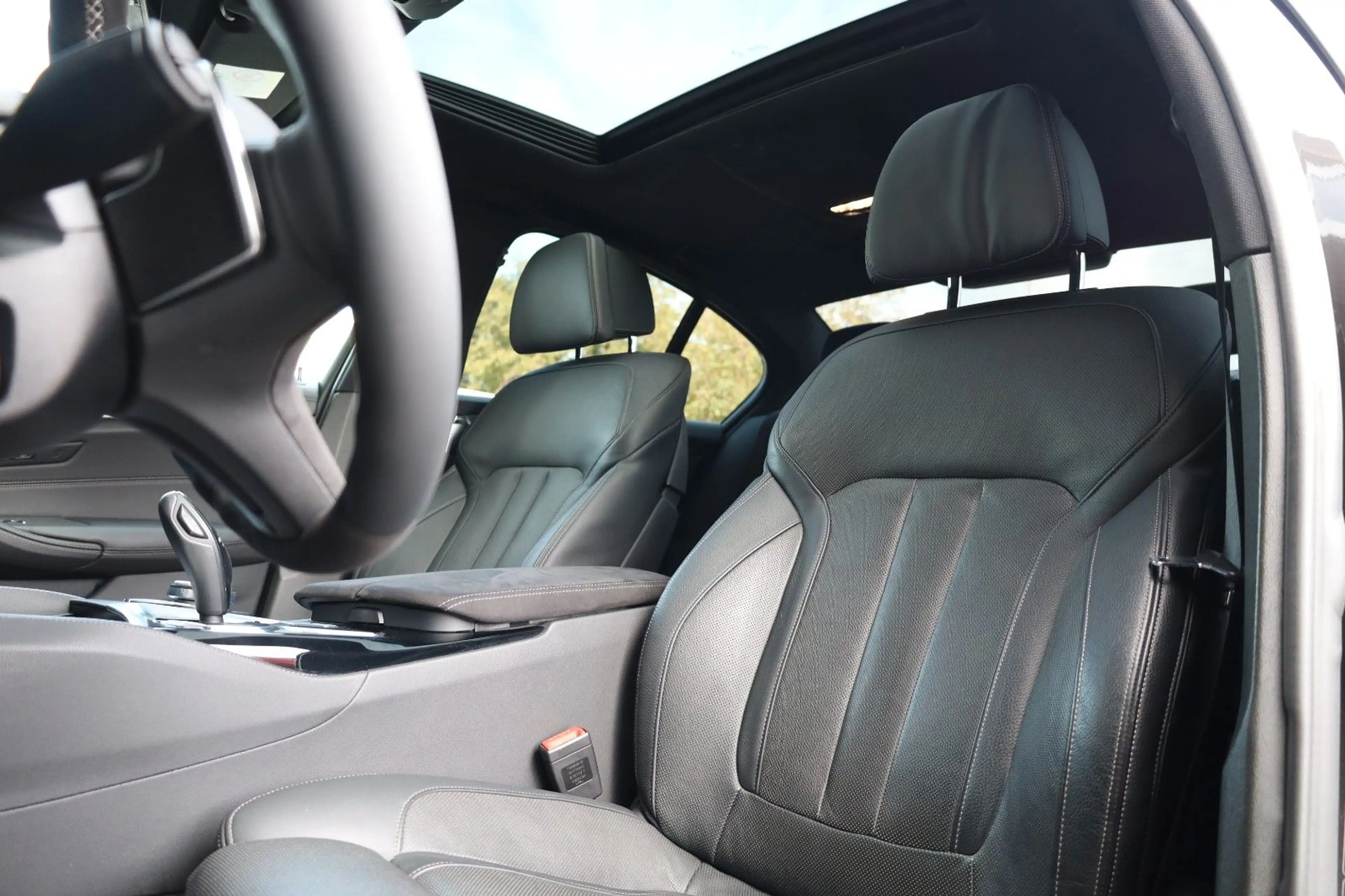 BMW 550 i xDrive/DEUTSCH!!/360*/HUD/HK/SHZ/SBL/R20 — photo 10