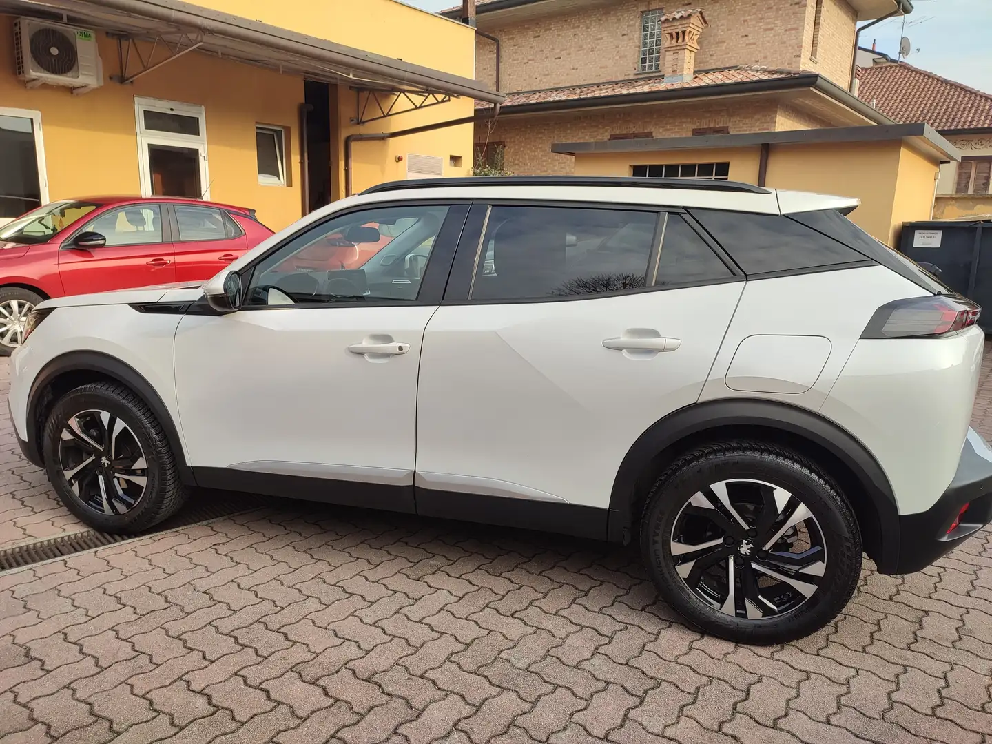 Peugeot 2008 2008 II 2020 1.5 bluehdi Allure Pack s 110 cv mt Blanc - 2