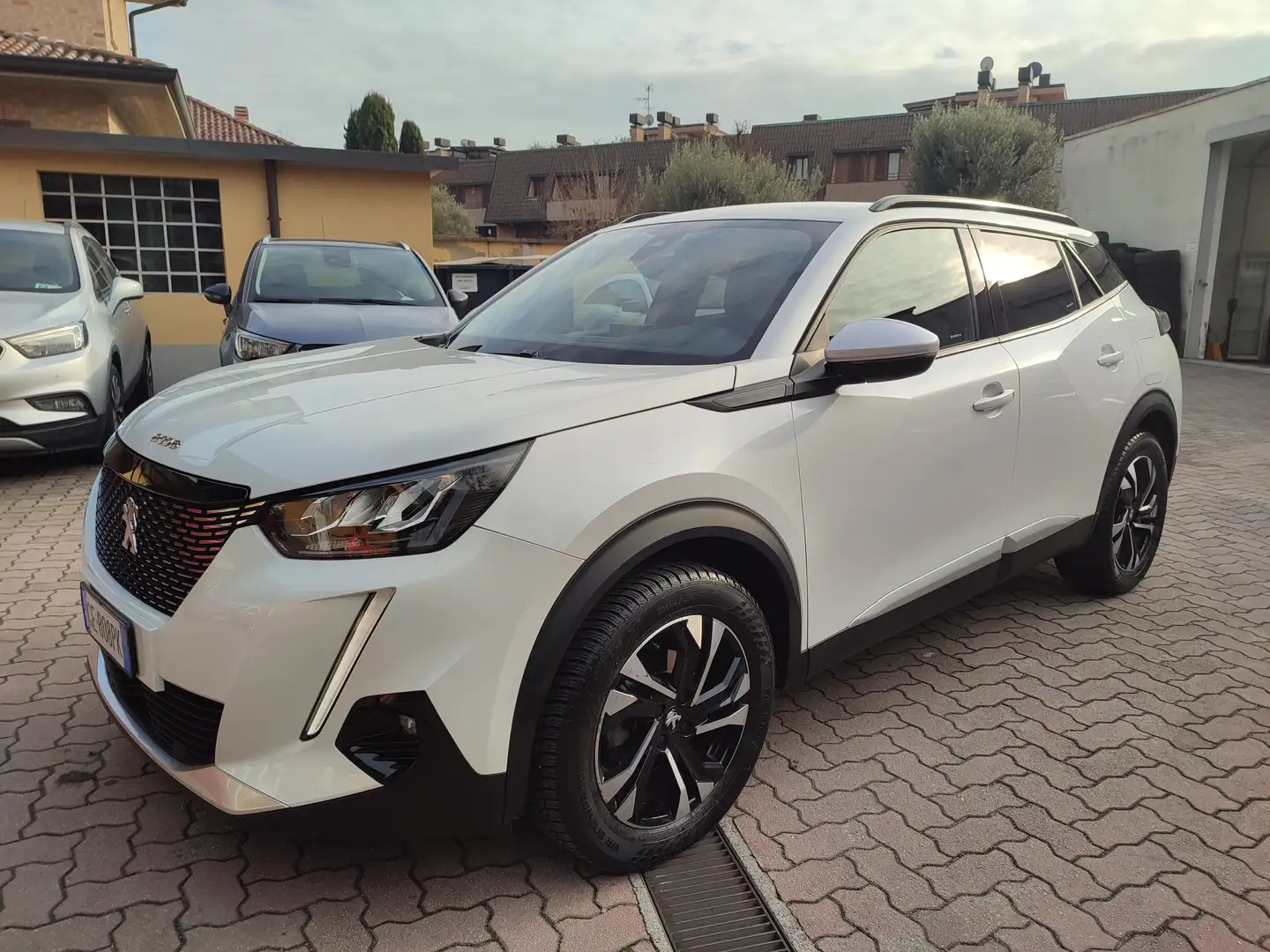 Peugeot 2008 2008 II 2020 1.5 bluehdi Allure Pack s 110 cv mt Blanc - 1