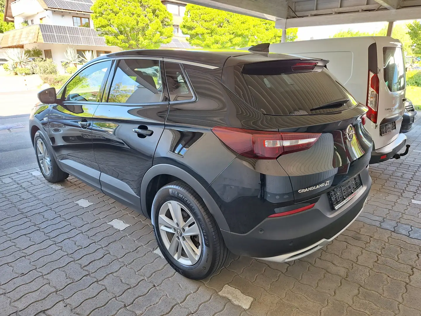 Opel Grandland X 120 Jahre Schwarz - 2