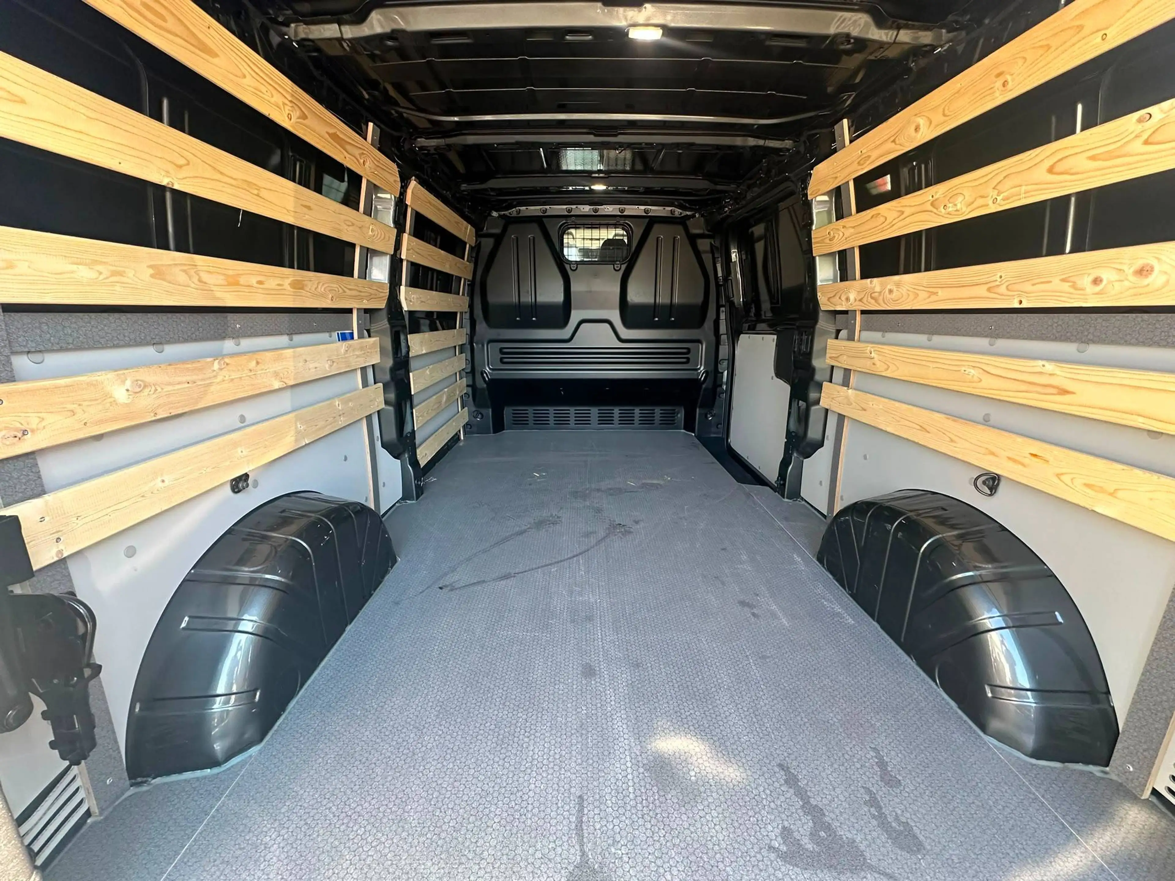 Volkswagen Transporter T7 2.0 TDi Edition DSG Edition — photo 8