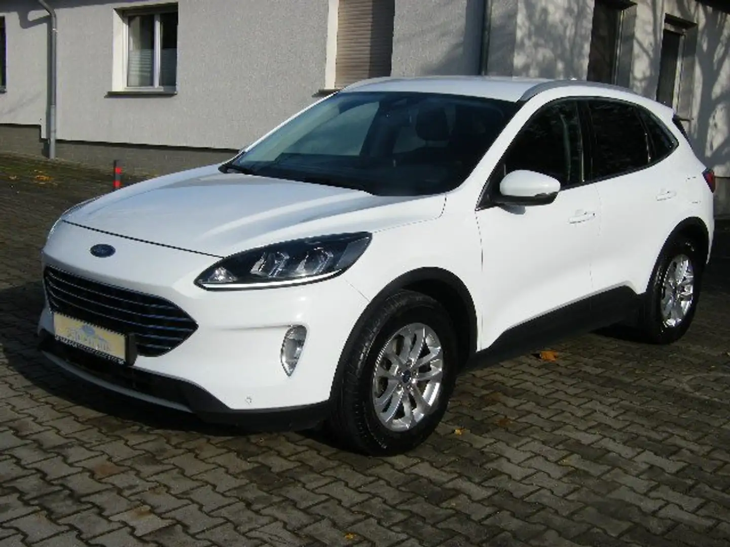 Ford Kuga Titanium-checkh/WIPA/elektr. Hängerk/1A Zust! Weiß - 1