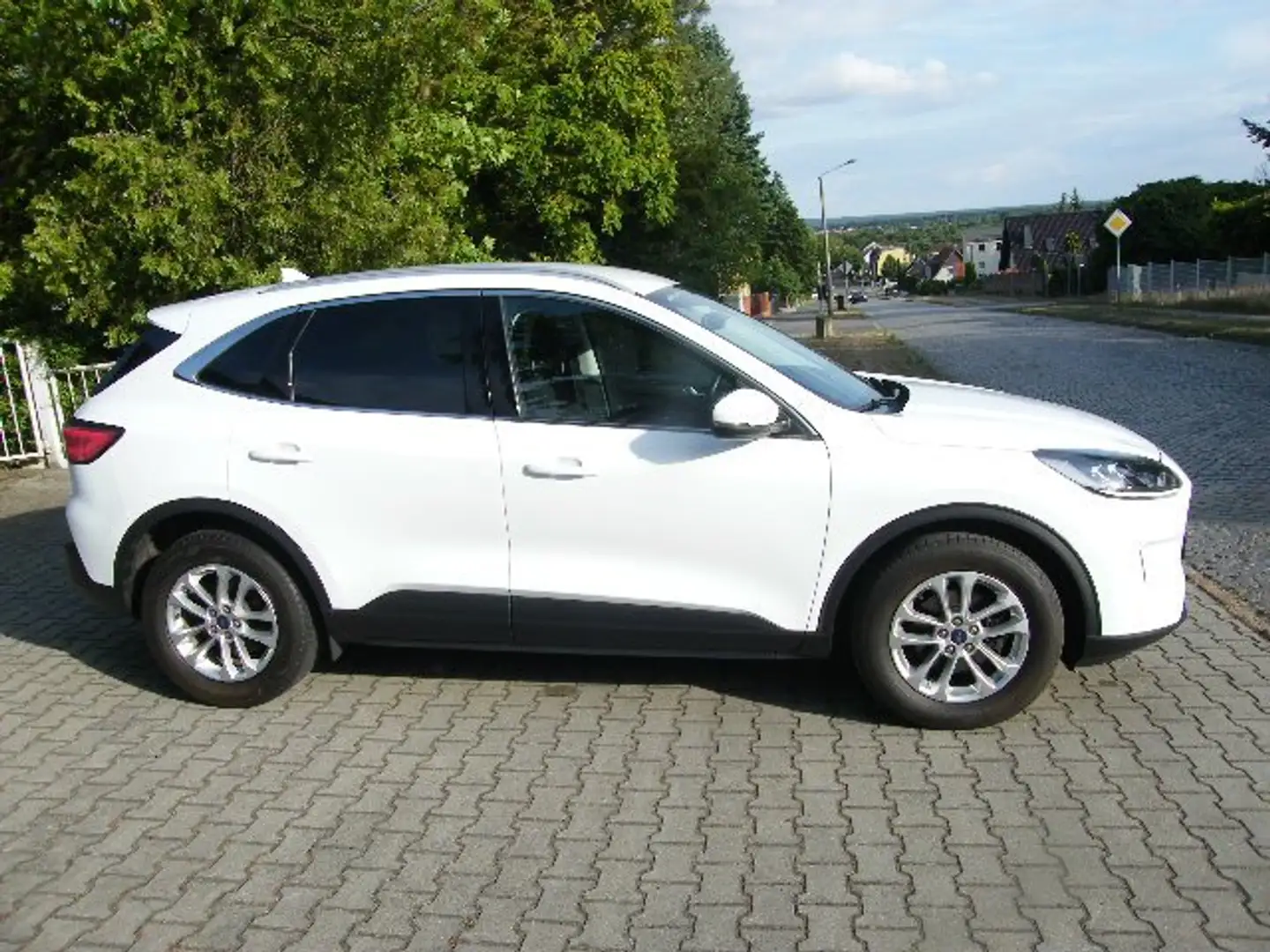 Ford Kuga Titanium-checkh/WIPA/elektr. Hängerk/1A Zust! Weiß - 2