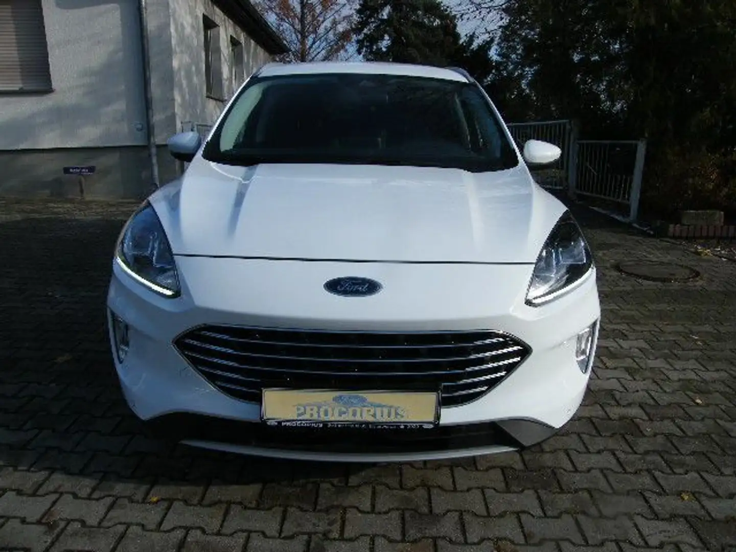 Ford Kuga Titanium-checkh/WIPA/elektr. Hängerk/1A Zust! Bianco - 2