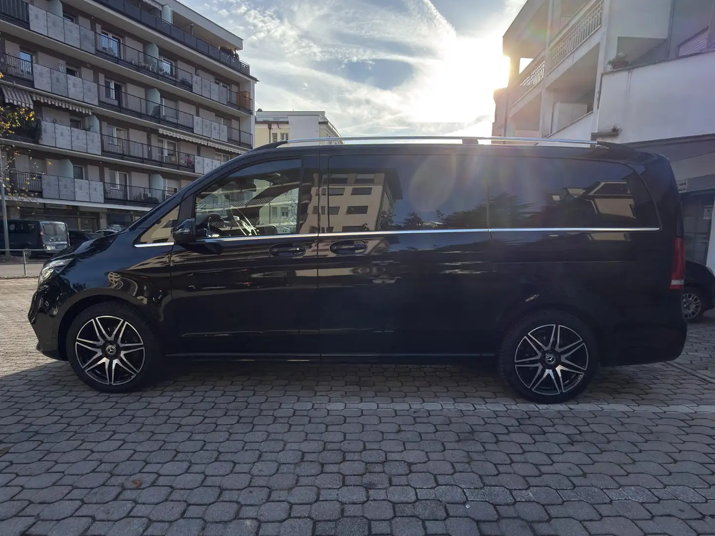Mercedes-Benz V V 300 d Automatic 4Matic Exclusive Long Schwarz - 2