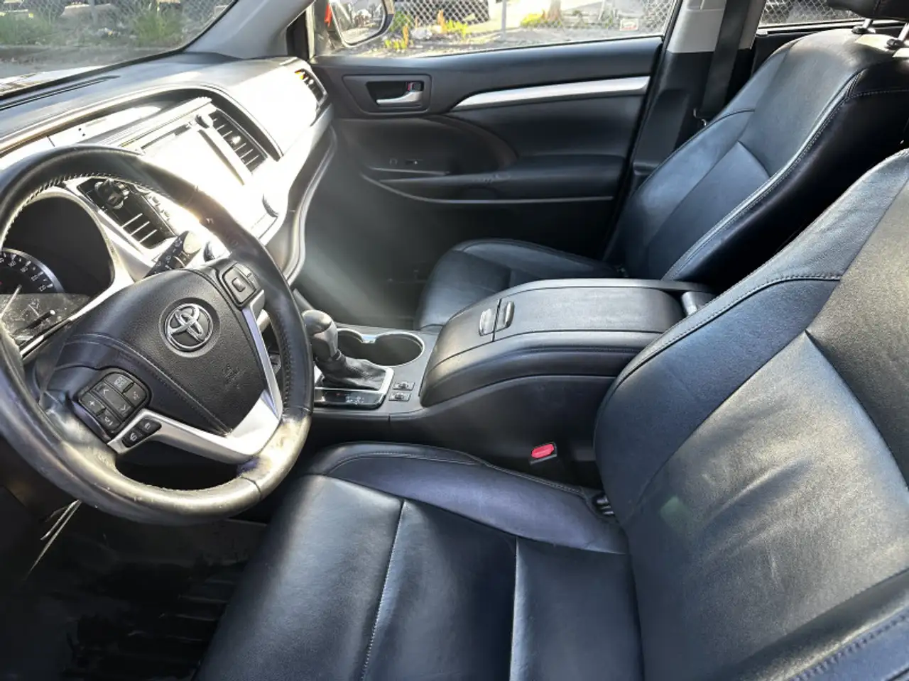 Toyota Highlander снимка Toyota Highlander