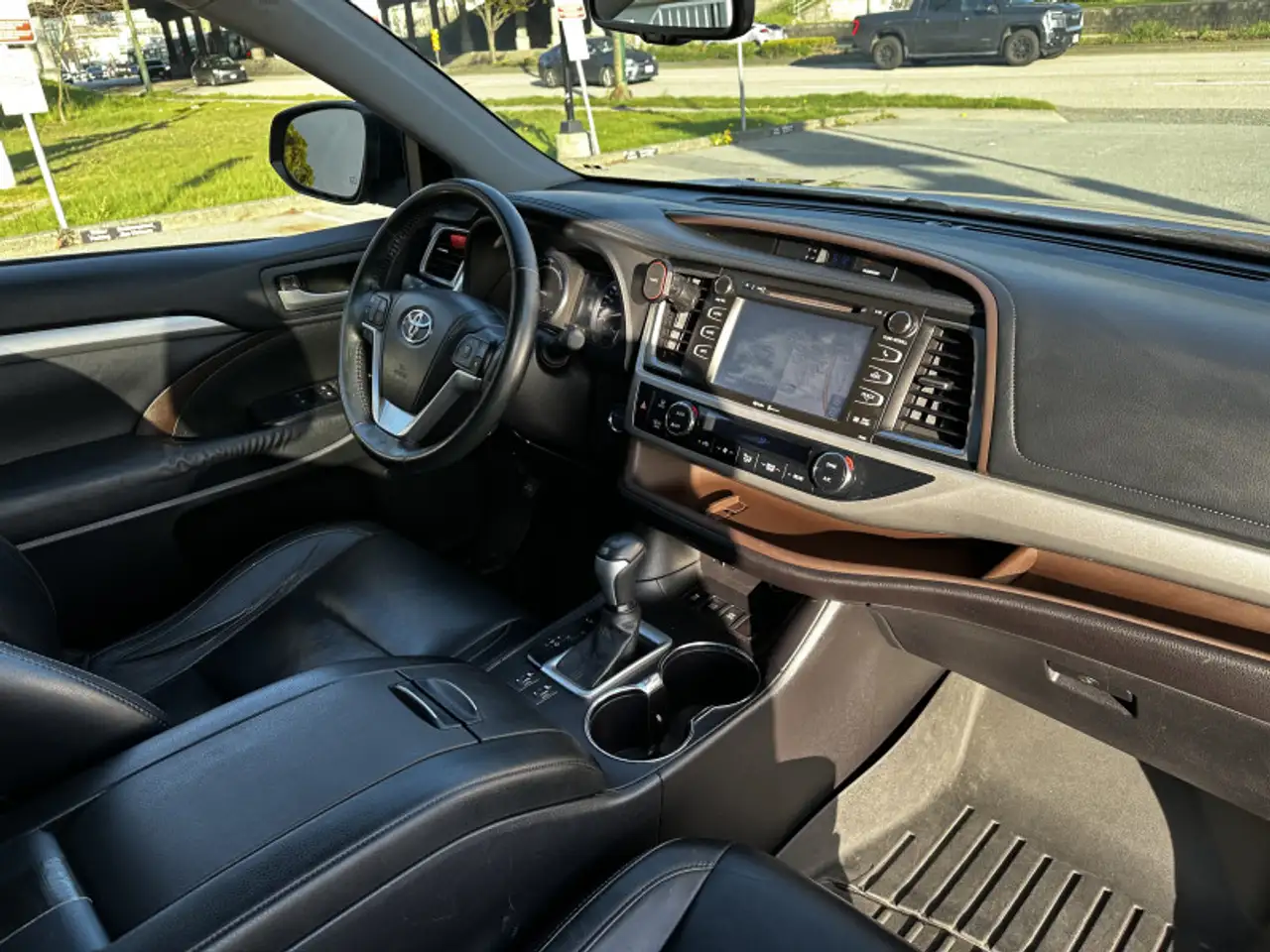 Toyota Highlander снимка Toyota Highlander