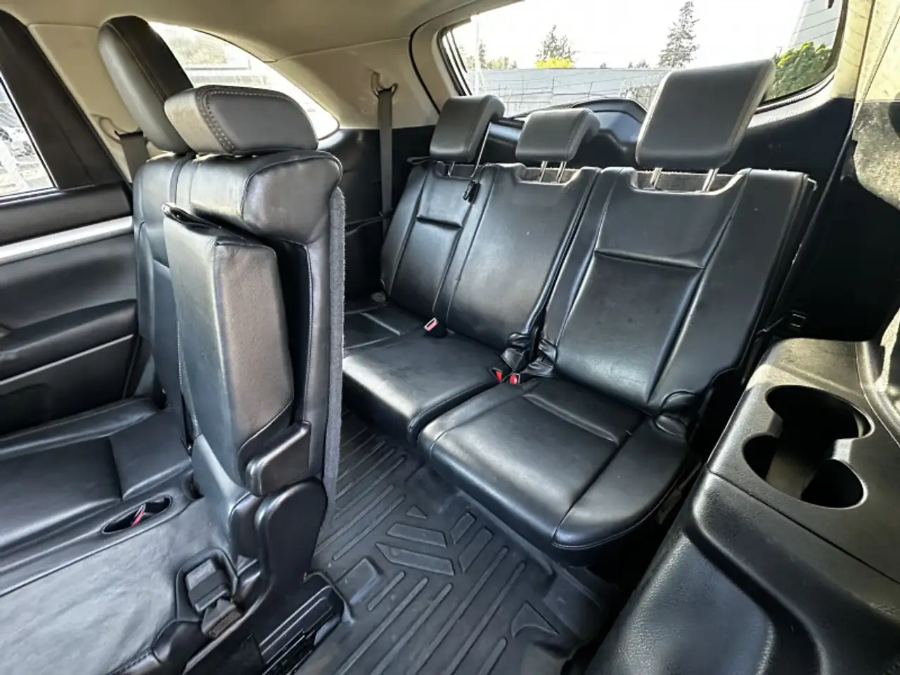 Toyota Highlander снимка Toyota Highlander