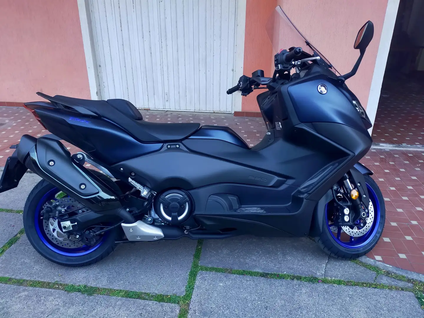 Yamaha TMAX 560 Modrá - 1