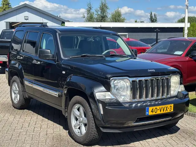 Jeep Cherokee view 4