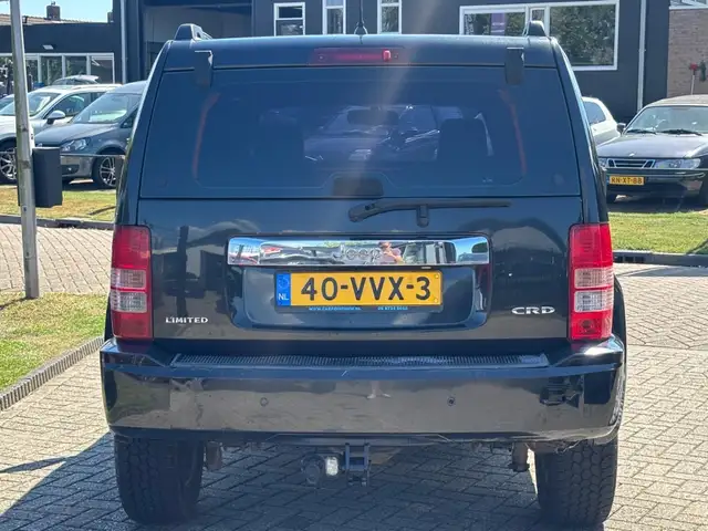 Jeep Cherokee view 6