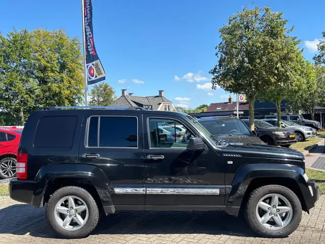 Jeep Cherokee view 5