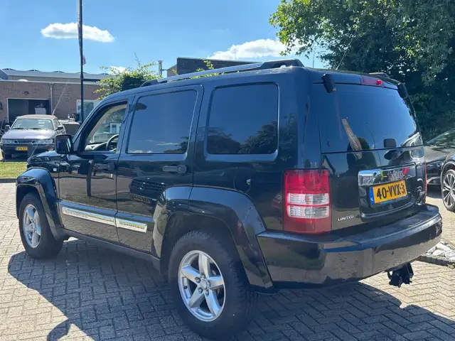 Jeep Cherokee view 8