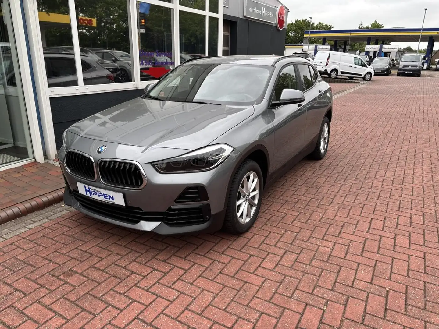 BMW X2 Autom. Advantage, Navi,Sitzh., LED,Tempom. Grau - 1