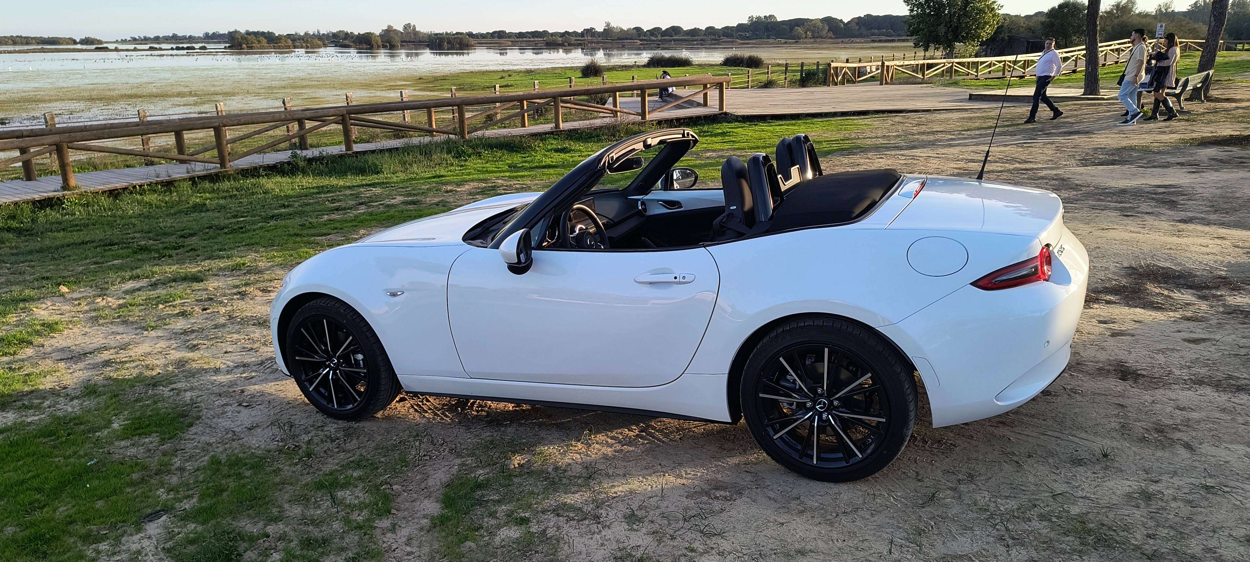 Mazda MX-5 MX-5 RF 2.0 Skyactiv-G Exclusive-Line Exclusive-Line - foto 1