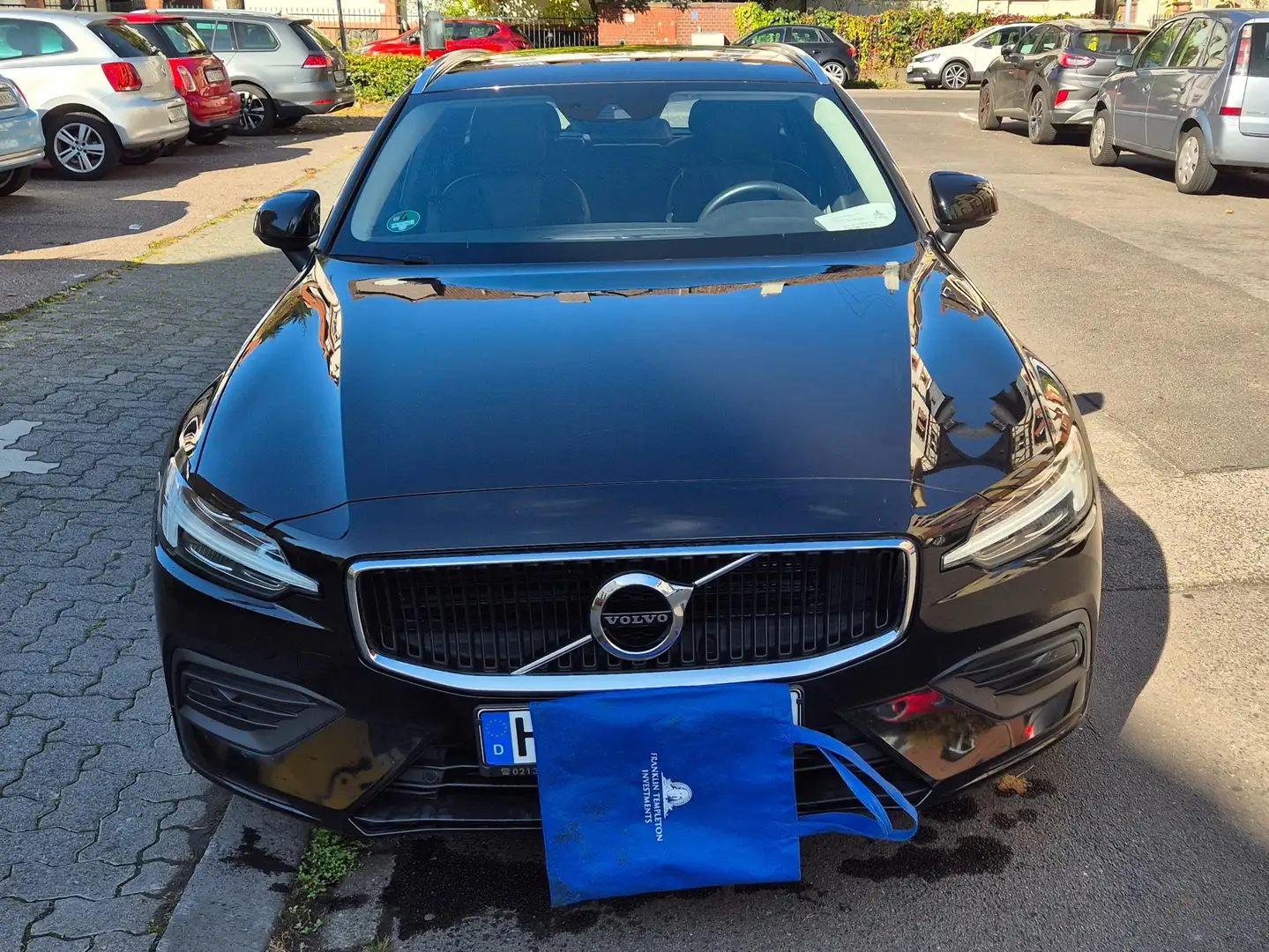 Volvo V60 V60 Diesel D3 Momentum Schwarz - 2