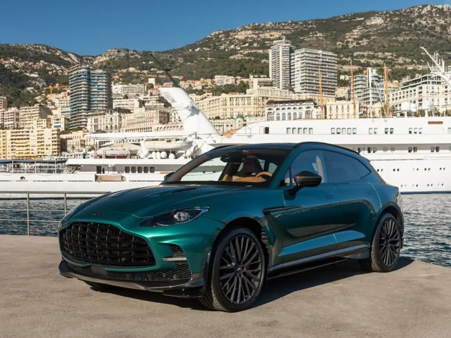 Aston Martin DBX 4.0 V8 biturbo 707ch BVA9 Grün - 1