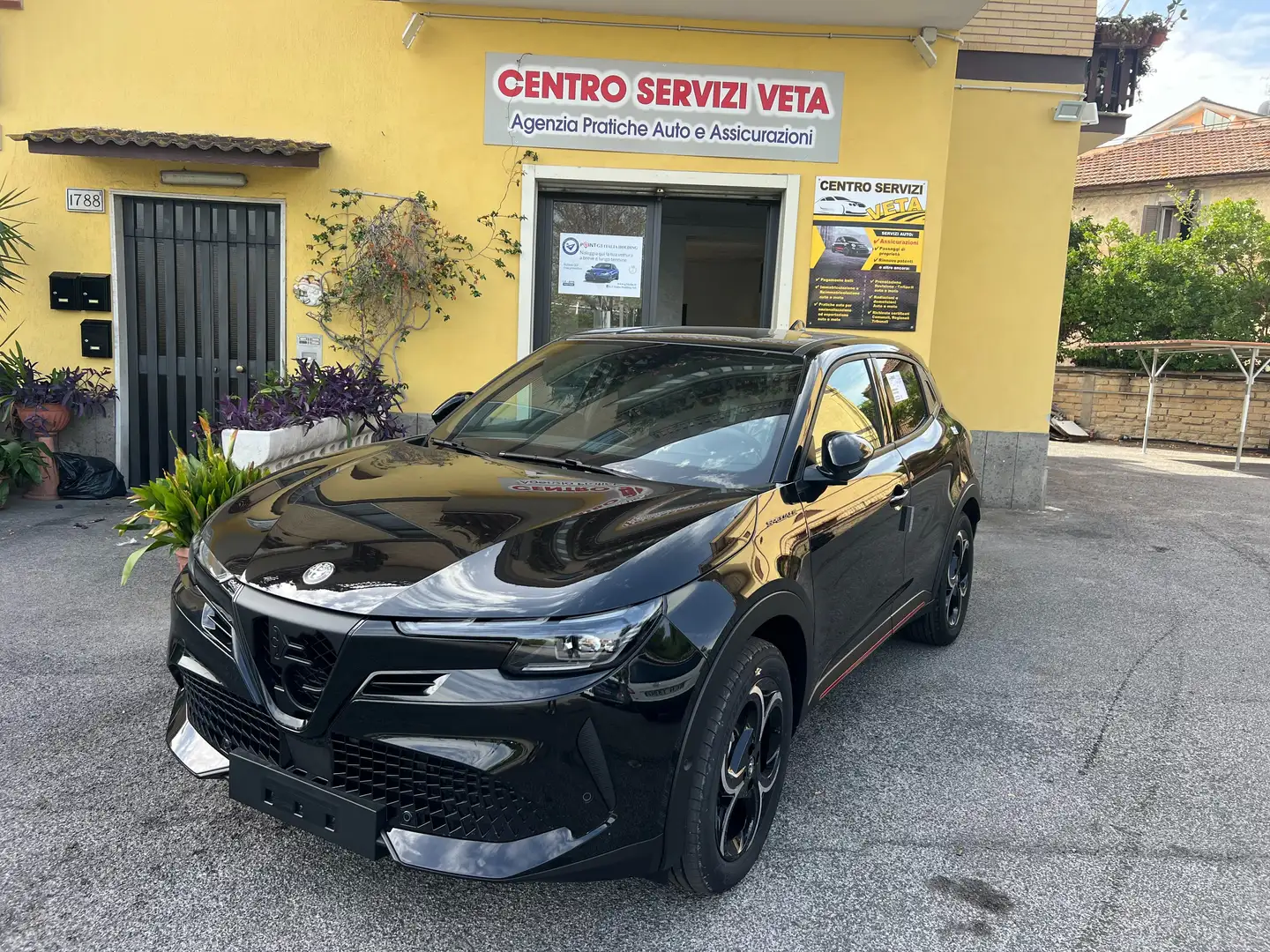Alfa Romeo Junior JUNIOR 1.2 IBRIDA SPECIALE 136CV EDCT6 KM0 Nero - 2
