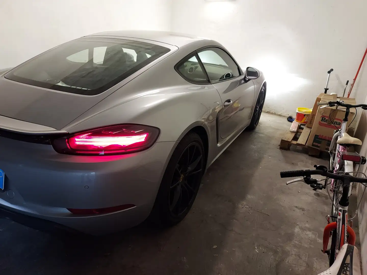 Porsche 718 718 Срібний - 2