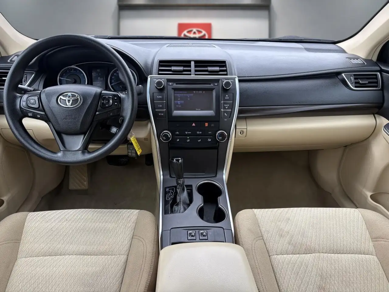 Toyota Camry снимка Toyota Camry