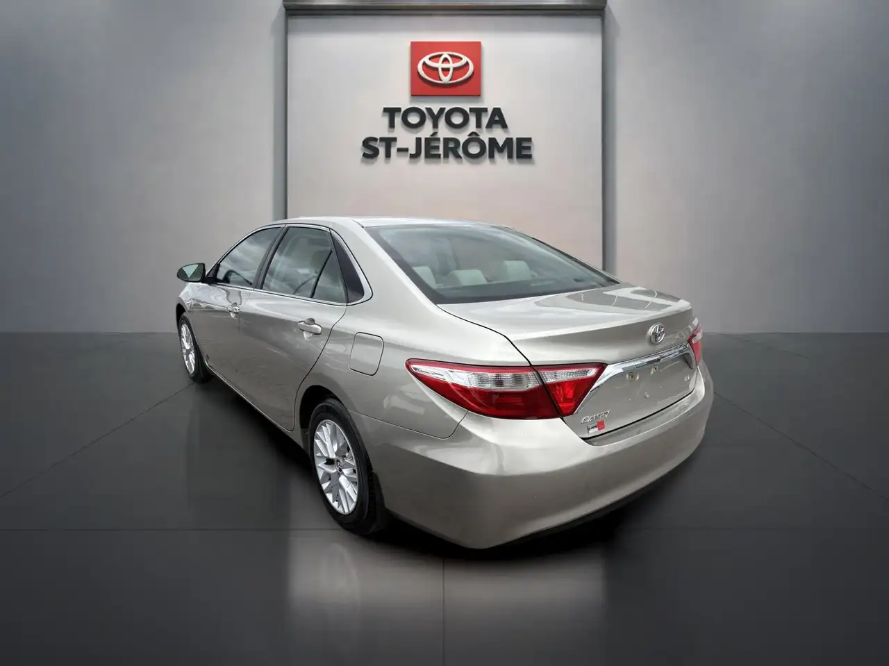 Toyota Camry снимка Toyota Camry