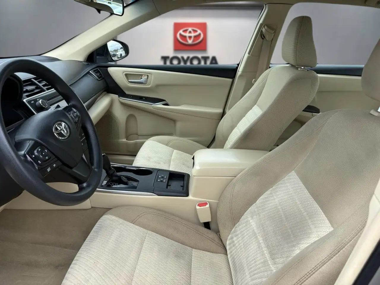 Toyota Camry снимка Toyota Camry