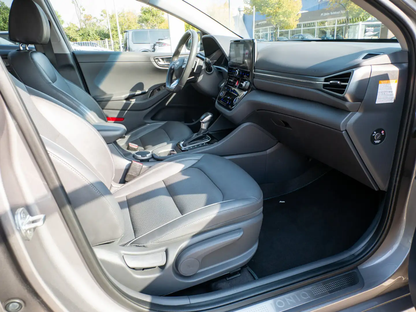 Hyundai IONIQ 1.6 Premium PHEV ACC SITZBELÜFTUNG LED Beige - 2
