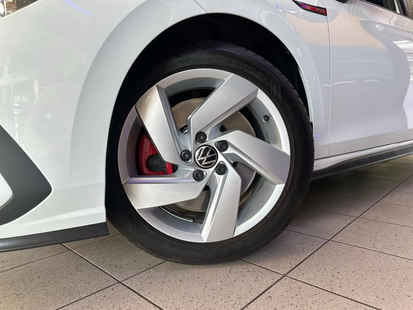 Volkswagen Golf GTI 2.0 TSI DSG LED+NAVI+STANDHZG+LM-FELGEN Blanc - 2