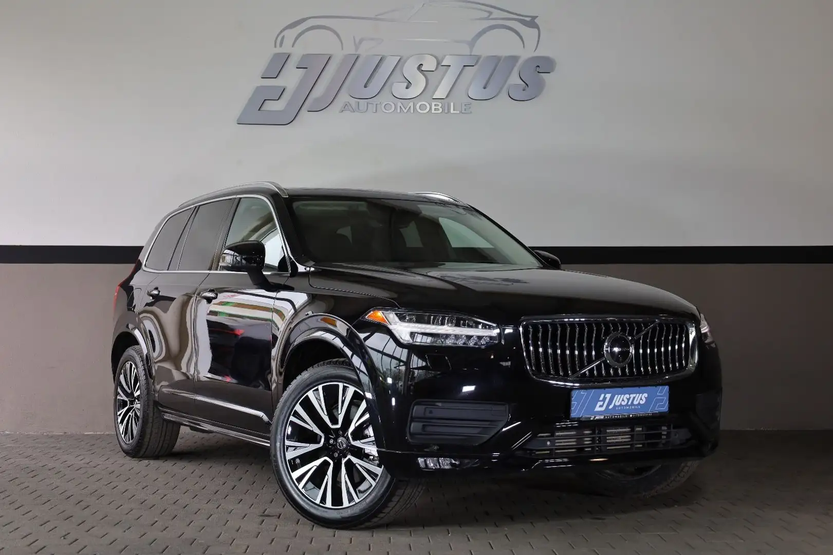 Volvo XC90 Momentum/360*/PANO/TOTW/HUD/7-Sitzer/R20 Schwarz - 1
