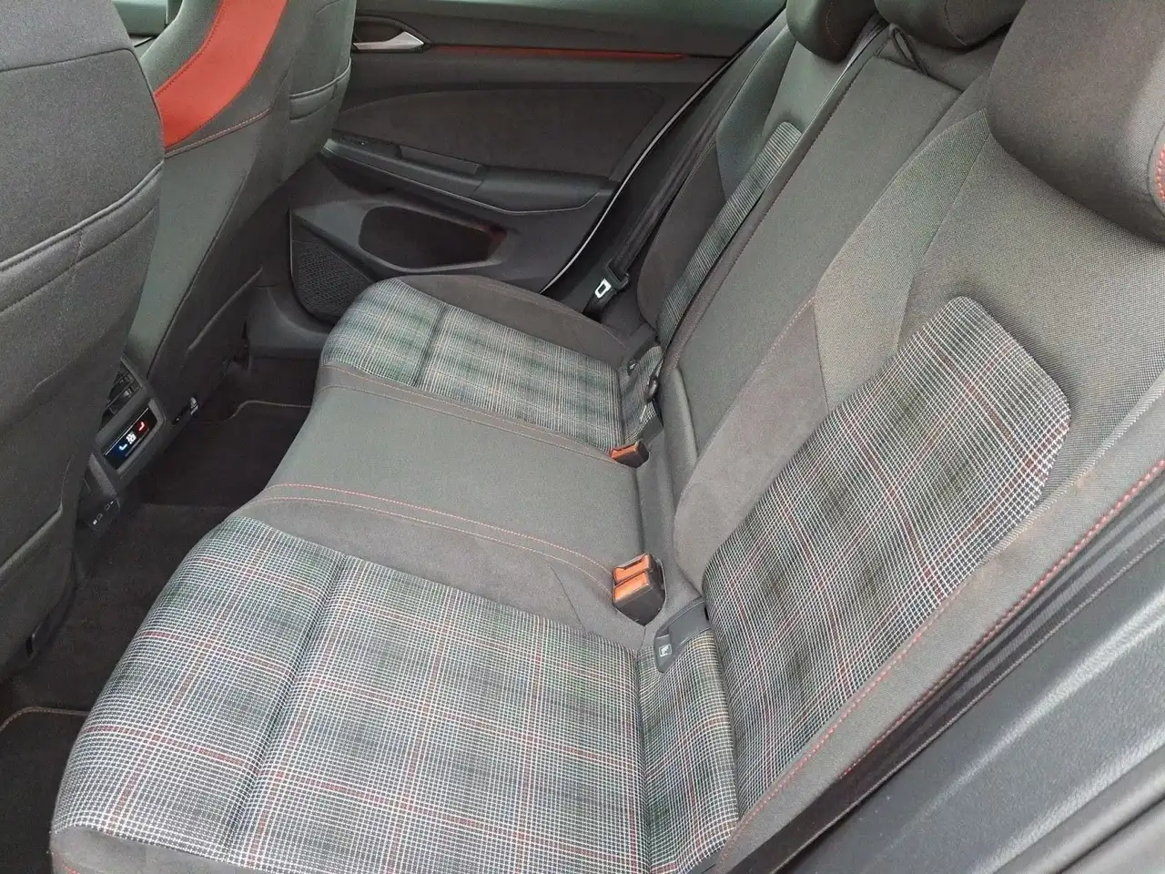 Volkswagen Golf GTI 2.0 TSI GTI DSG 9