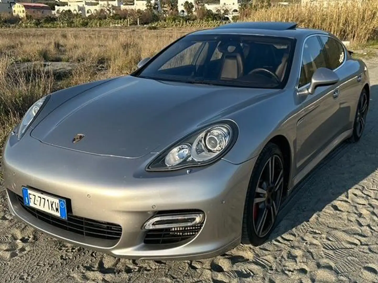 Porsche Panamera turbo Argento - 1