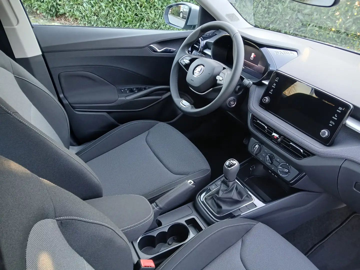 Skoda Fabia 1.0L 80PK 130 Years Special Edition Zilver - 2