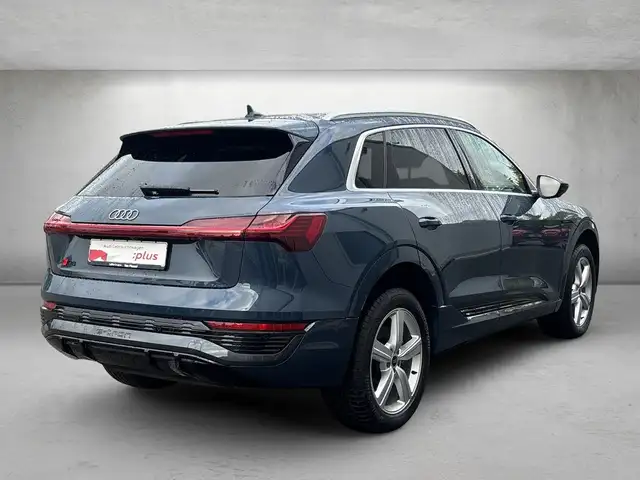 Audi Q8 E-Tron view 4