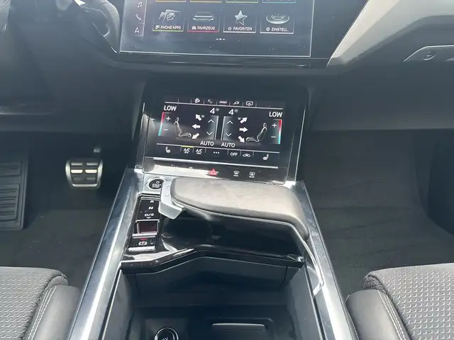 Audi Q8 E-Tron view 10
